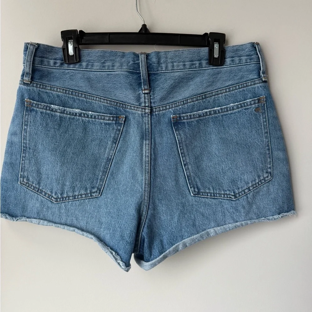 Madewell hidden button